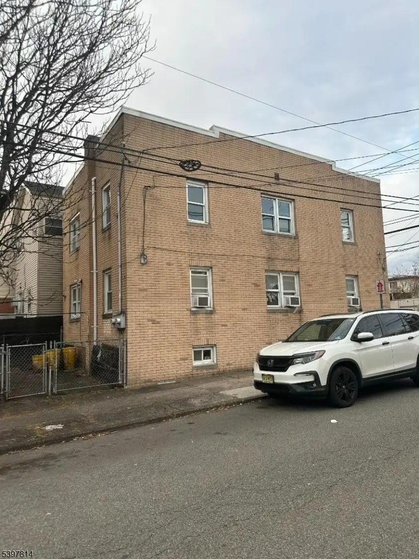 410 Cliff St, Fairview, NJ 07022 - #3