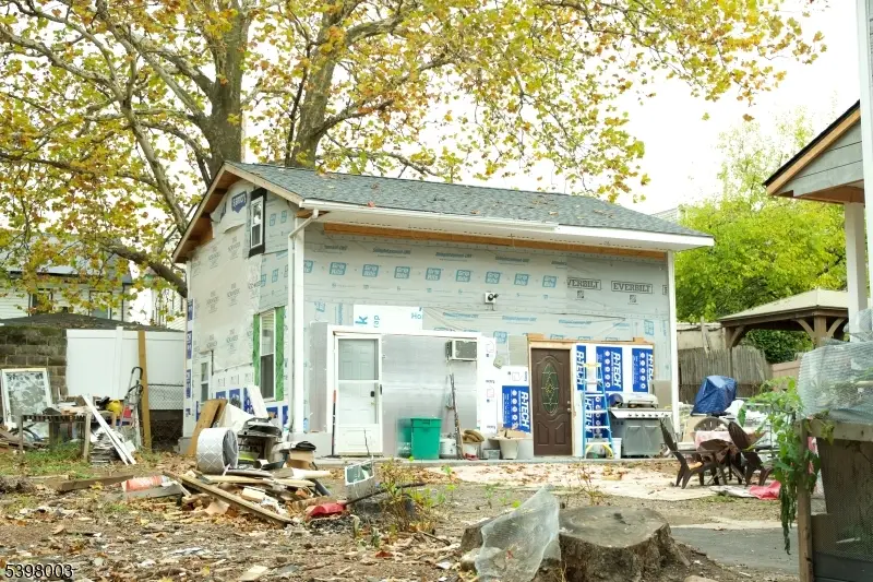 39 Wolcott Ter, Newark, NJ 07112 - Image #1