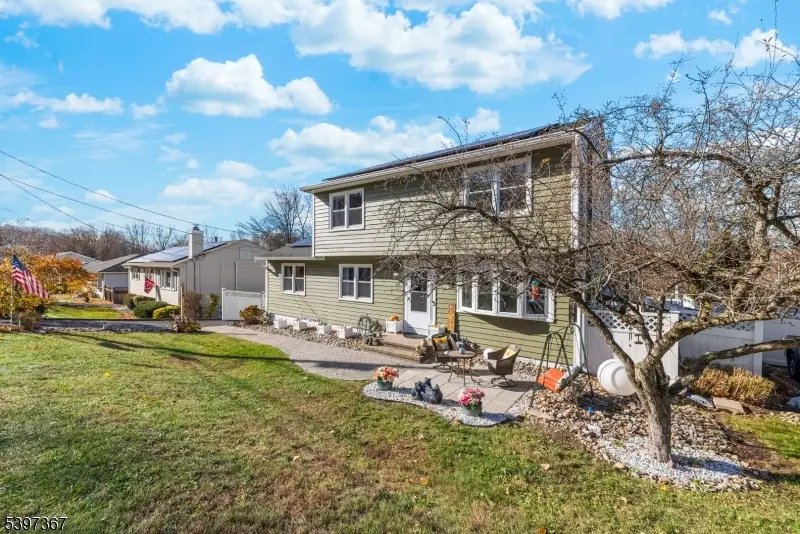 15 Aldrin Dr, Wanaque, NJ 07465 - Image #3