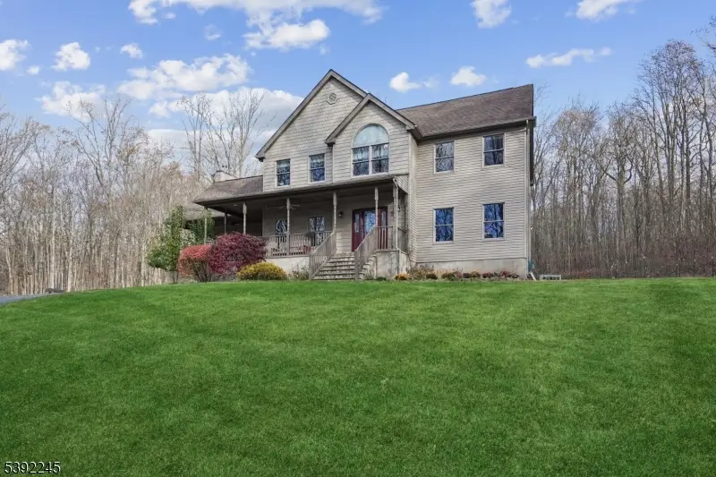 2 Country Ln, Lebanon Township, NJ 08826 - Image #2