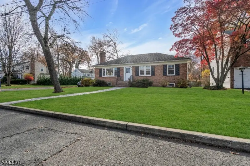 129 Spring Garden St, Cranford, NJ 07016 - Image #3