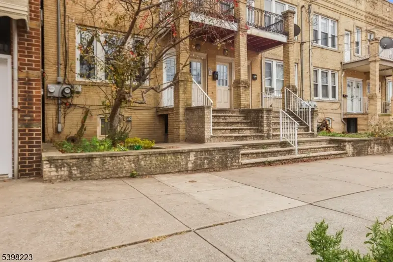 426 Kennedy Blvd, Bayonne, NJ 07002 - Image #2