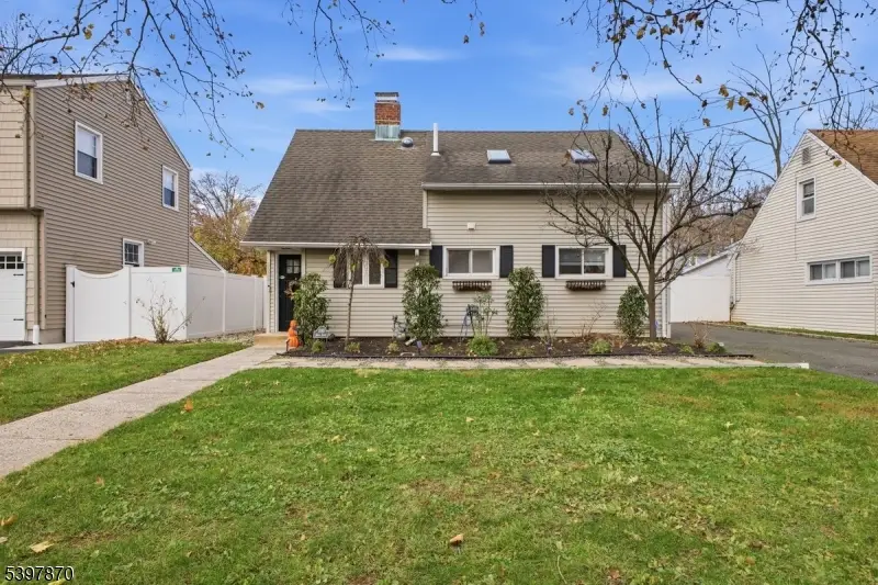 2085 Nicholl Ave, Scotch Plains, NJ 07076 - Image #2