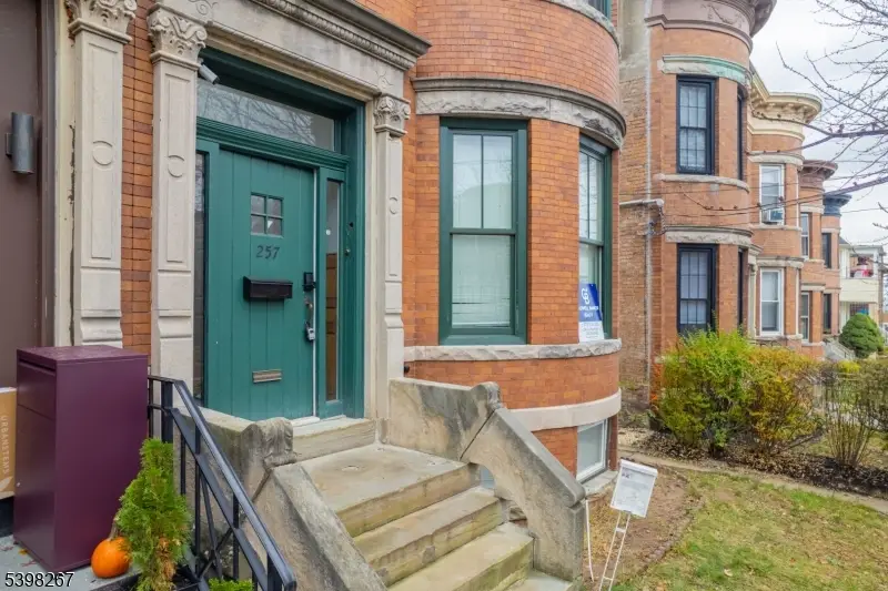 257 Woodlawn Ave, Jersey City, NJ 07305 - Image #1