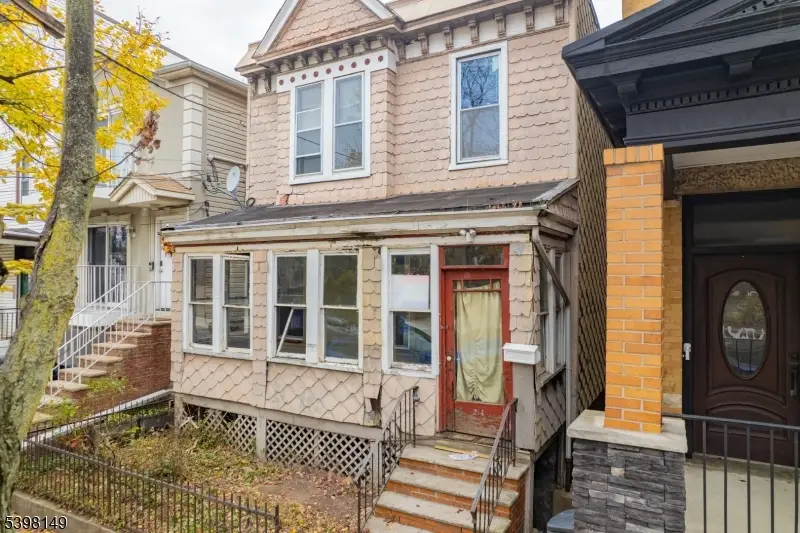 214 Angelique St, Weehawken, NJ 07086 - Image #3