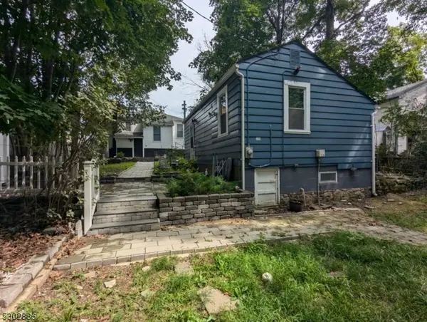 315 Lakeside Ave, Hopatcong Boro, NJ 07821