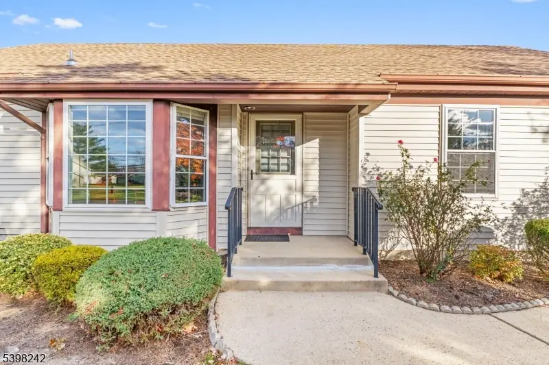 18C Benjamin Franklin Dr, Monroe Township, NJ 08831 - Image #1