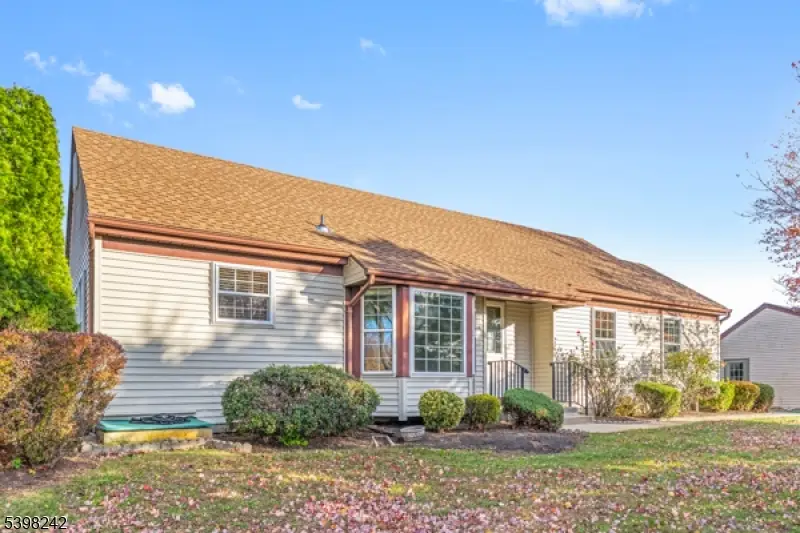 18C Benjamin Franklin Dr, Monroe Township, NJ 08831 - Image #2