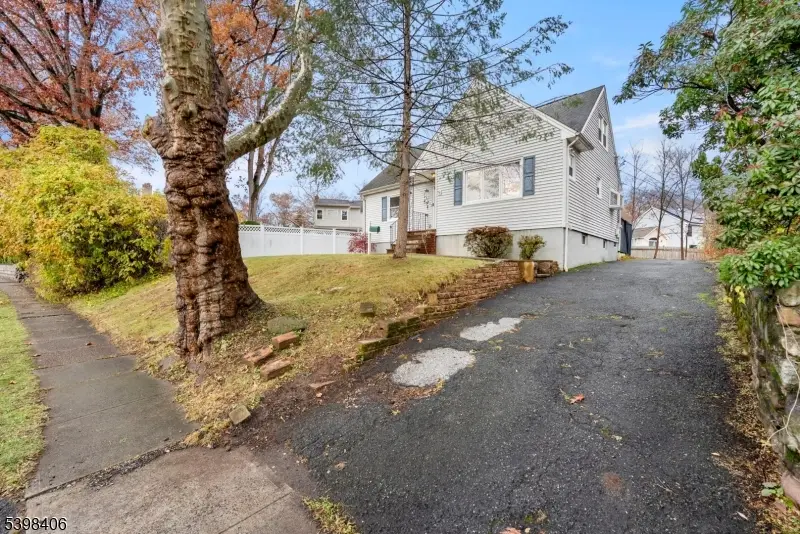 238 Riverside Dr, Springfield, NJ 07081 - Image #2