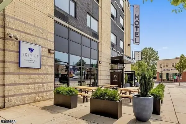 1 Carriage City Plz U613 #613, Rahway City, NJ 07065