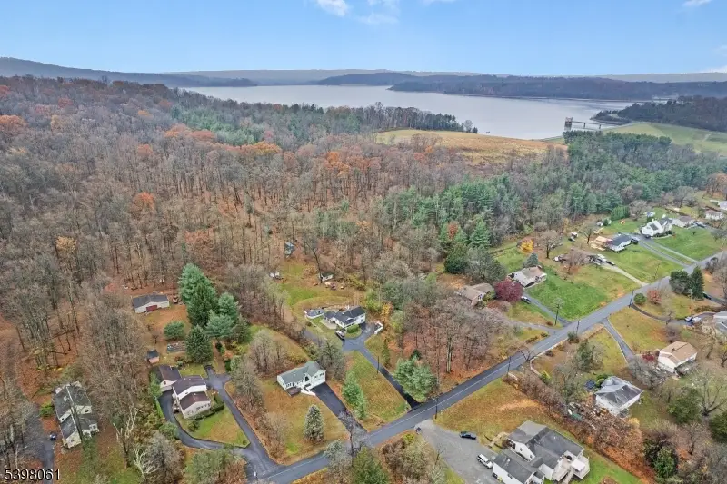 34 Old Mountain Rd, Clinton Township, NJ 08833 - Image #3