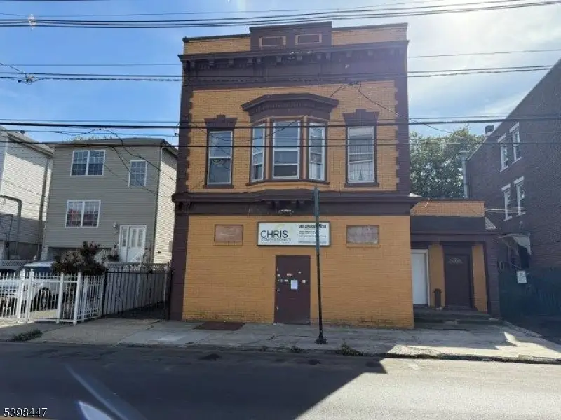 1014 E Grand St, Elizabeth, NJ 07201 - Image #1