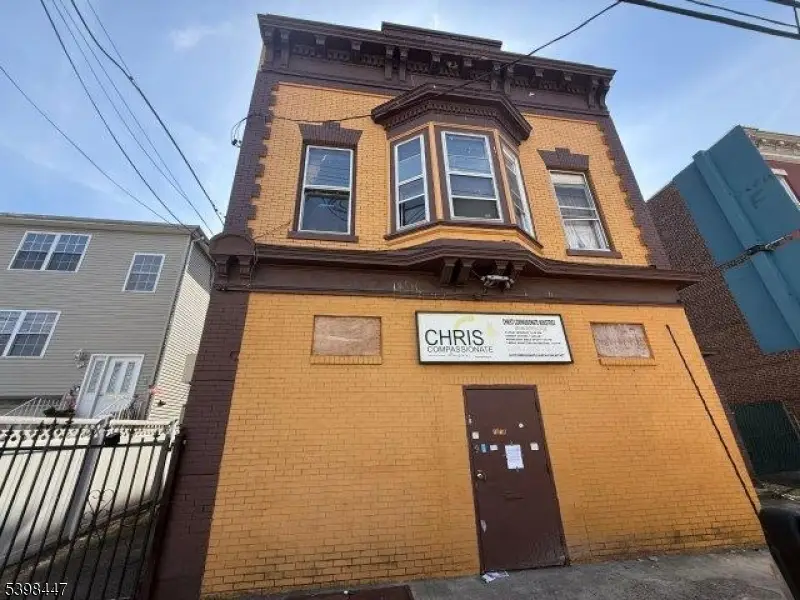 1014 E Grand St, Elizabeth, NJ 07201 - Image #2