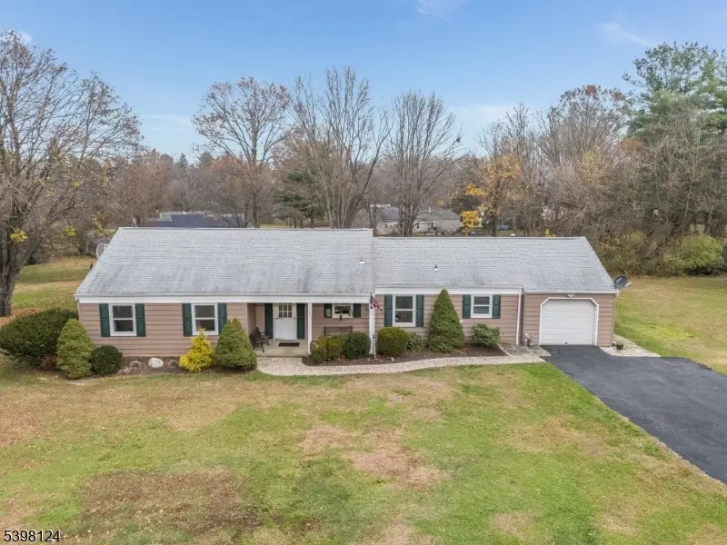 103 Roberts Place, Stewartsville, NJ 08886 - Image #2