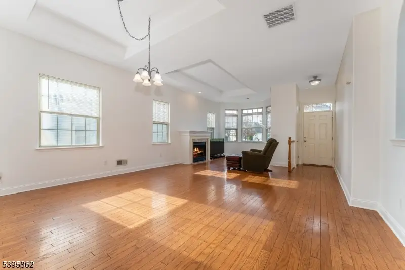 24 Dinah Dr, Lopatcong, NJ 08865 - Image #3