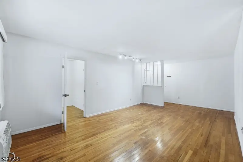 401 Highway22b40u6 #F, North Plainfield, NJ 07060 - Image #1