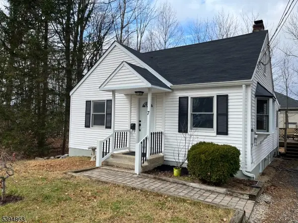 7 Flanders Rd, Mount Olive Twp., NJ 07828