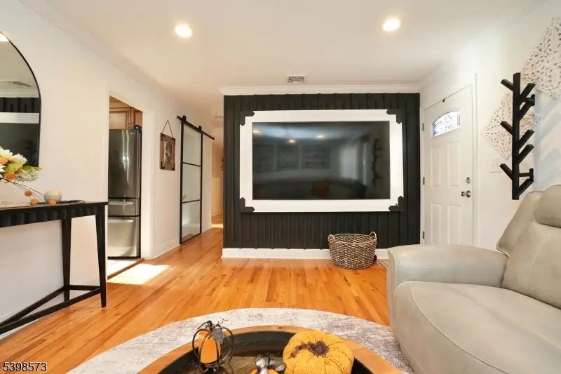 153 Mountain Cir South, West Milford, NJ 07480 - Image #3