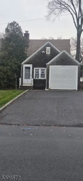 7 Iroquois Rd, Cranford, NJ 07016 - Image #1