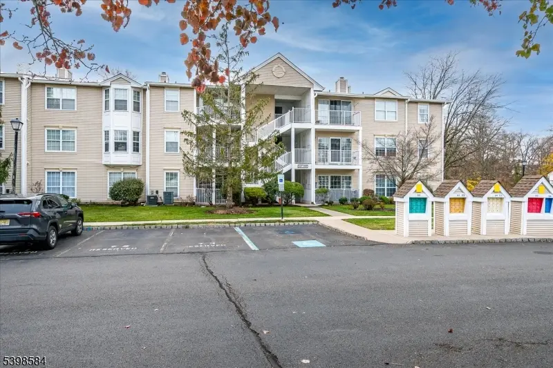 147 Rachel Ct, Franklin Park, NJ 08823 - Image #1