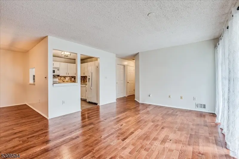 147 Rachel Ct, Franklin Park, NJ 08823 - Image #3