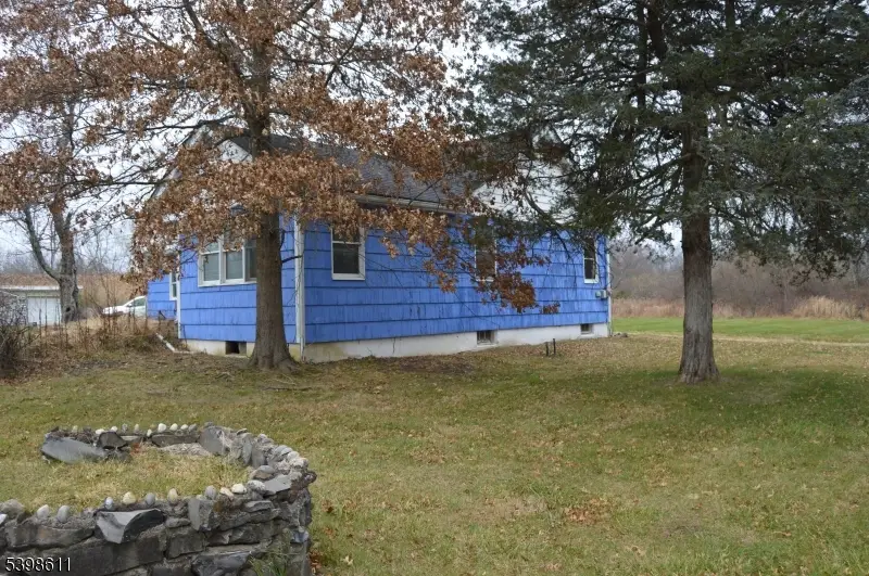 92 Oak Grove Rd, Raritan Township, NJ 08822 - Image #3