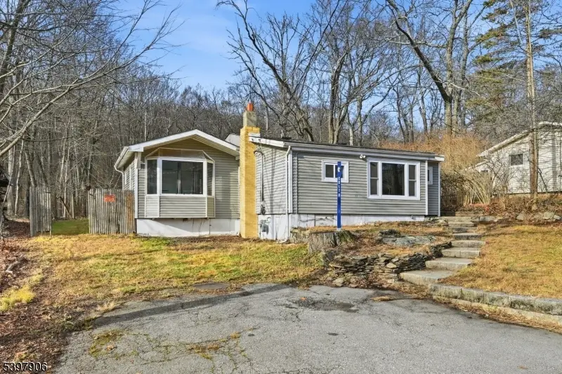 33 Setting Sun Trl, West Milford, NJ 07480 - Image #2