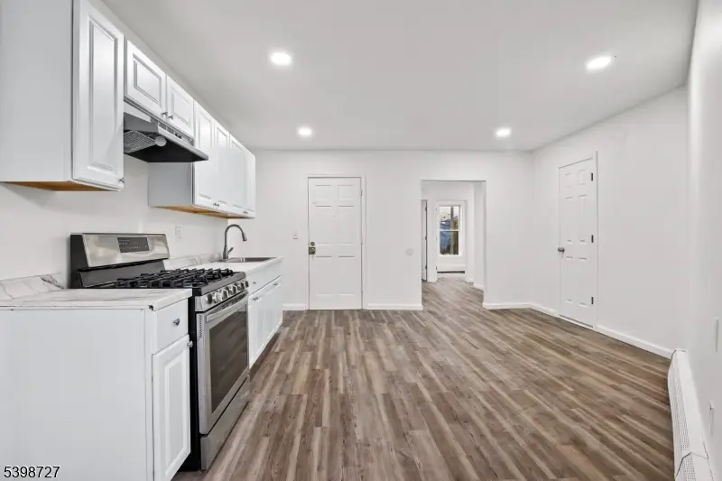 160 17th Ave, Paterson, NJ 07504 - Image #2