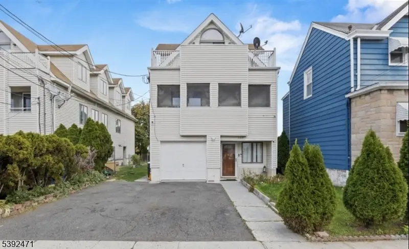 331 333 E29th St #2, Paterson, NJ 07514 - Image #1