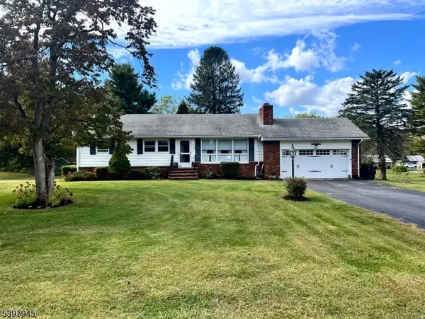 17 Longview Rd, Hardyston Twp., NJ 07419