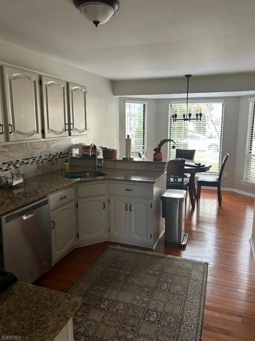 89 Violet Ct, Whitehouse Station, NJ 08889 - Image #2