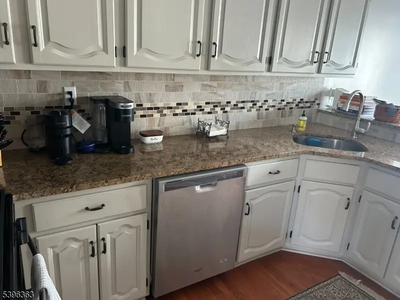89 Violet Ct, Whitehouse Station, NJ 08889 - Image #3