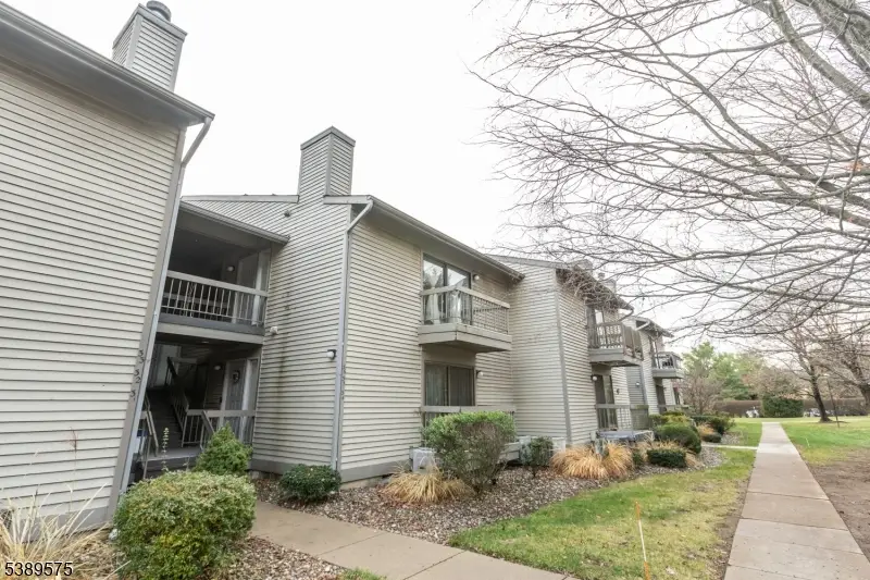 32 Sam Bonnell Dr, Clinton, NJ 08809 - Image #1