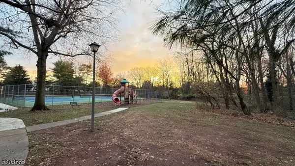 58 Canterbury Cir #58, Franklin Twp., NJ 08873