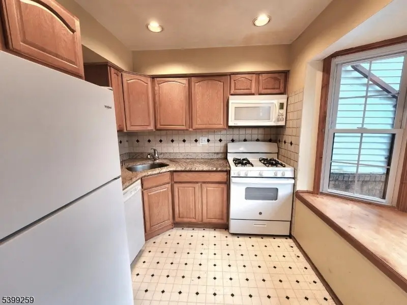 250 Riva Dr, Beattystown, NJ 07840 - Image #3