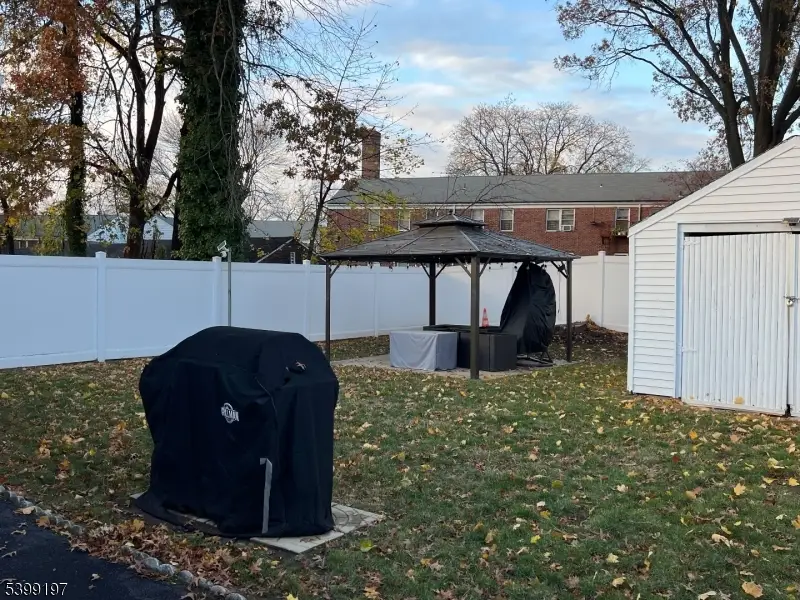 47 Dupont Pl, Irvington, NJ 07111 - Image #3