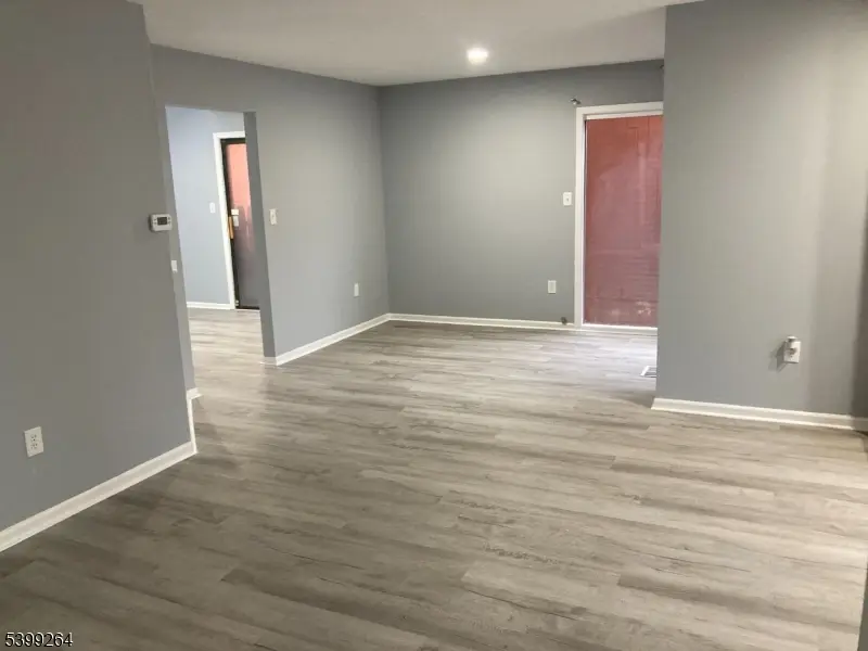 102 Riverbend Dr, North Brunswick, NJ 08902 - Image #2