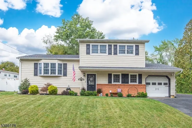 150 College View Dr, Hackettstown, NJ 07840 - Image #2