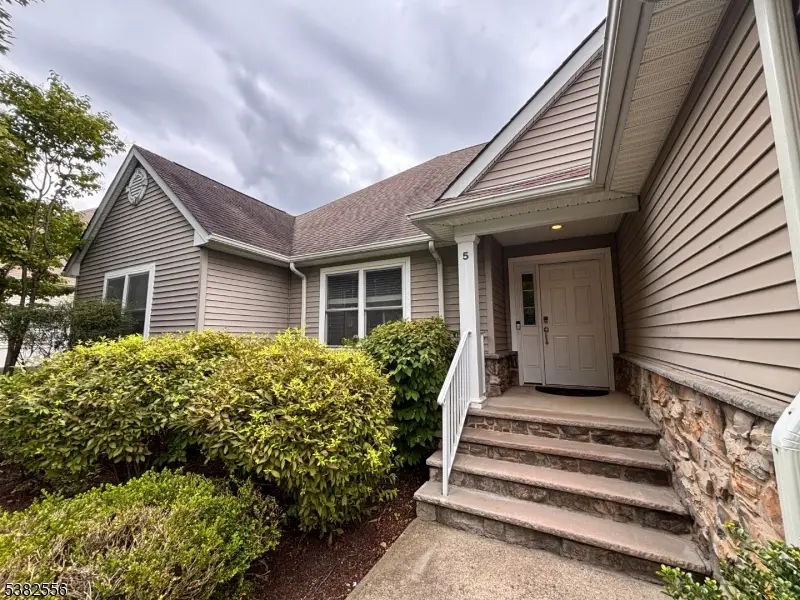 5 Little Tarn Ct, Hardyston, NJ 07419 - Image #3