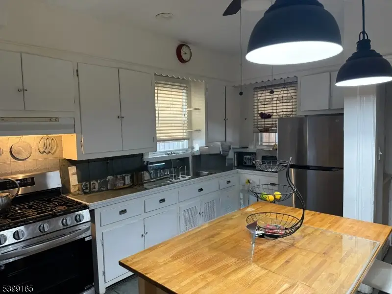 70 Girard Pl, Newark, NJ 07108 - Image #3