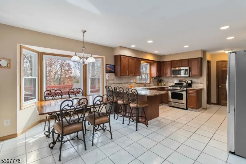 7 Drake Ct, Randolph, NJ 07869 - Image #2