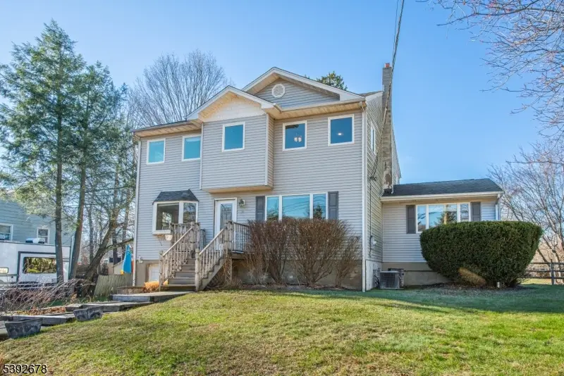 8 Tyler Pl, West Milford, NJ 07421 - Image #2