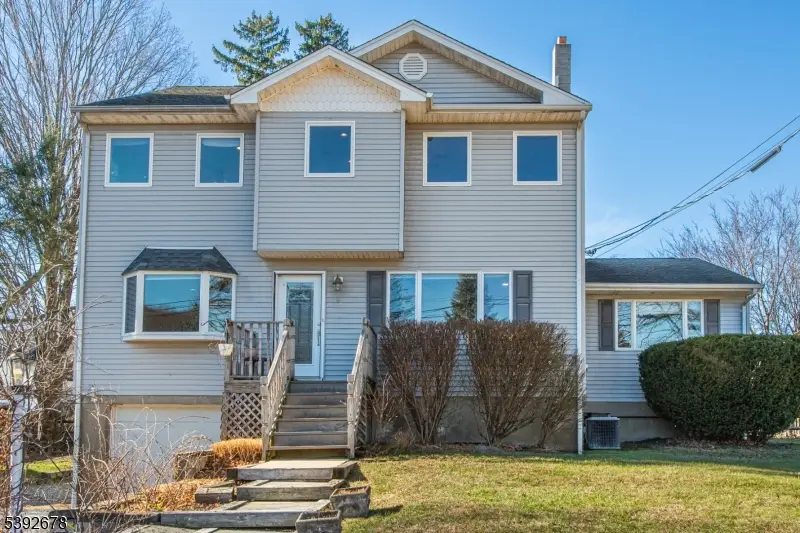 8 Tyler Pl, West Milford, NJ 07421 - Image #3