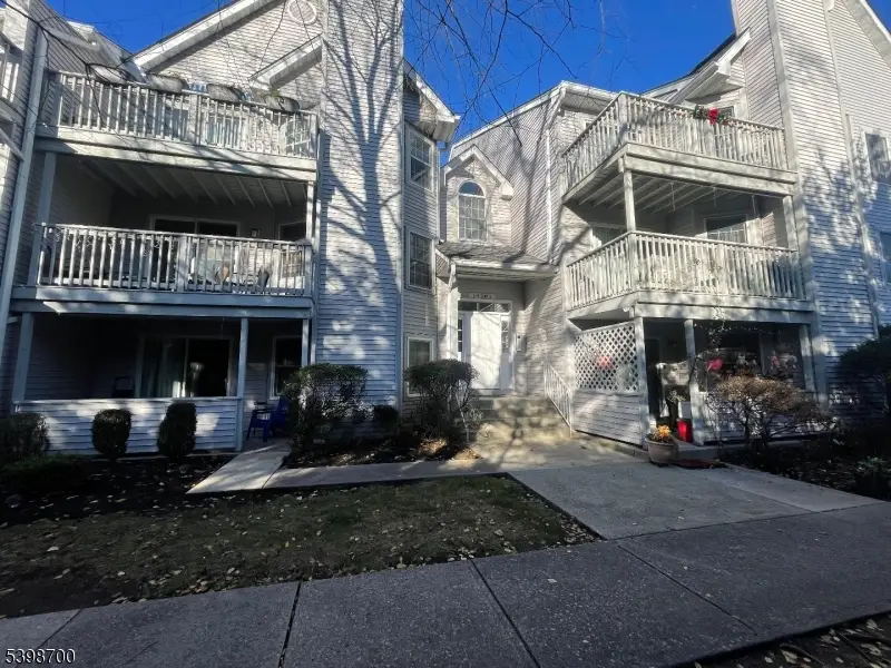 3 Quartz Ln #3, Paterson, NJ 07501 - Image #1