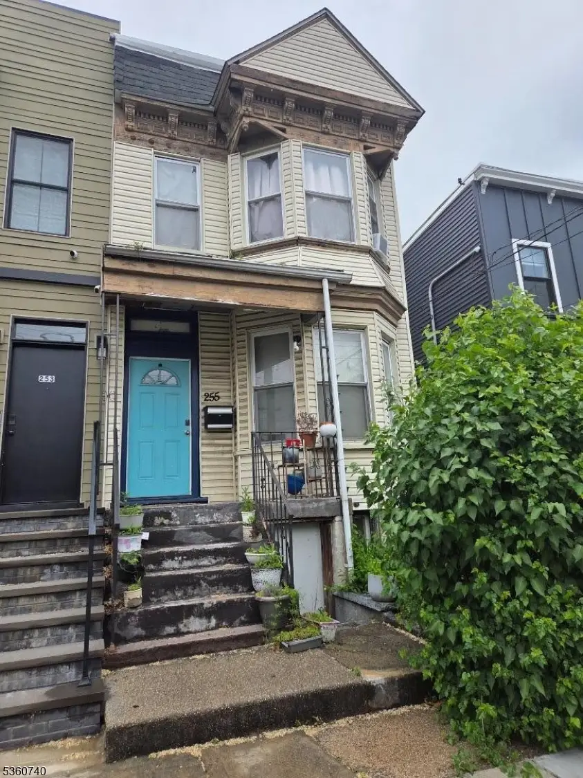 255 Arlington Ave, Jersey City, NJ 07305 - Image #1