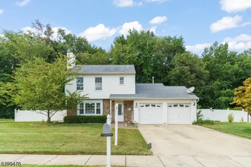 8 Orangewood Ln, Burlington Township, NJ 08016 - Image #2