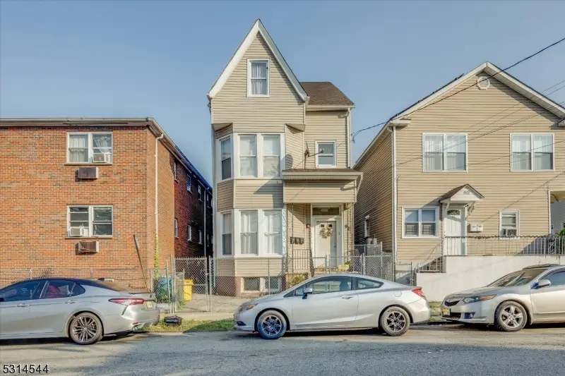 92 Bloomfield Ave, Paterson, NJ 07503 - Image #1