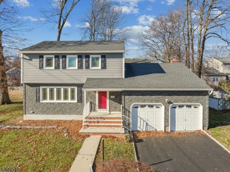 8 Periwinkle Pl, Colonia, NJ 07067 - Image #2
