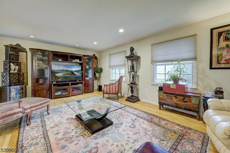 22 Cheshire Ter, West Orange, NJ 07052 - Image #3