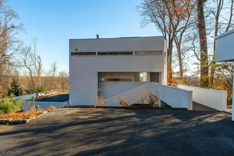 1152 Johnston Dr, Watchung, NJ 07069 - Image #1